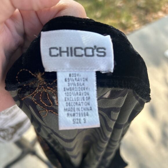 Chicos velvet burnout design beaded tunic top size 3 - Picture 7 of 9